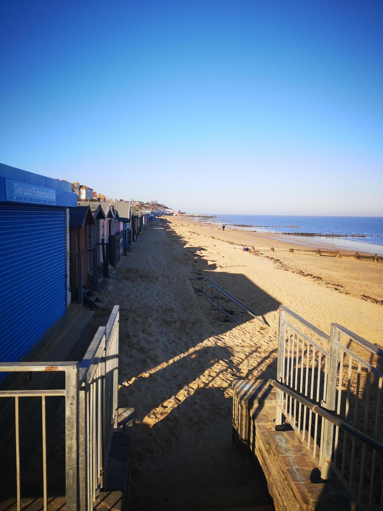 Lovely 2-Bed Caravan In Walton On The Naze Экстерьер фото